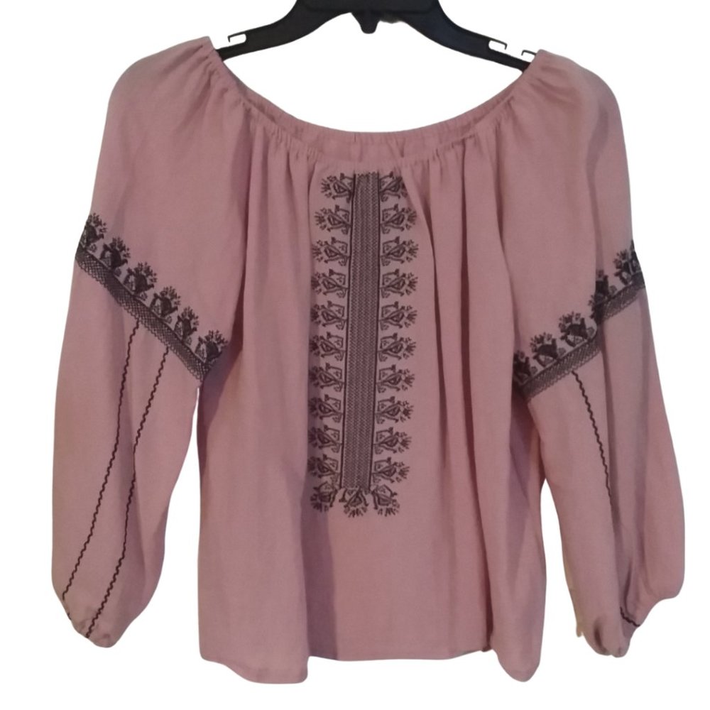 Pink embroidered peasant top sz L